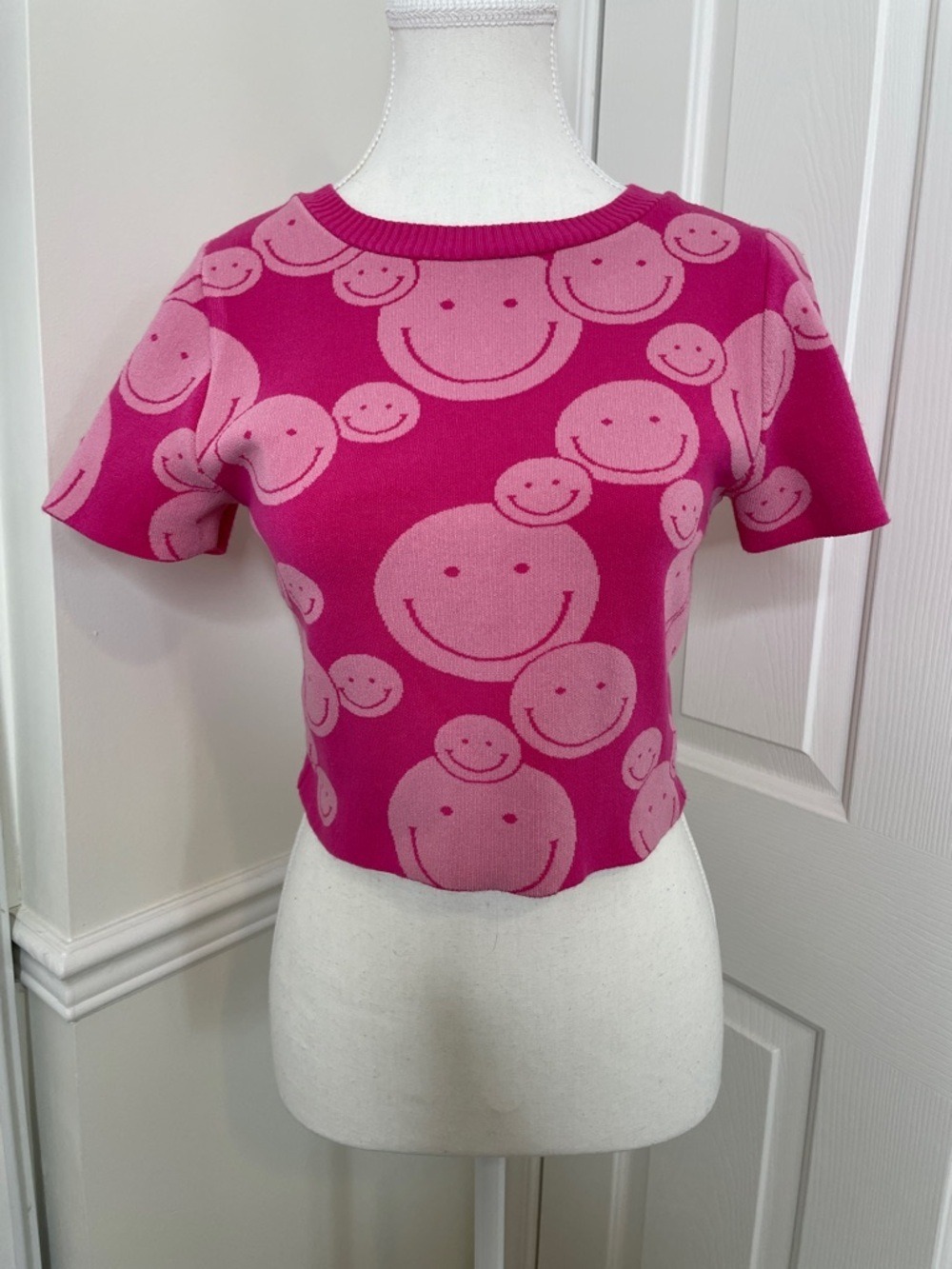 debut Smiley Face Cropped Tee M/L